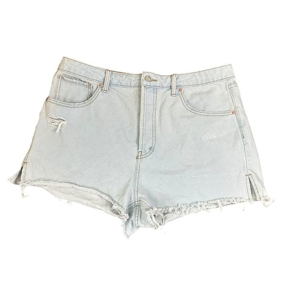 Wild Fable Super High Rise Cut Off Shorts Distressed Light Wash Size 14 - Picture 1 of 5